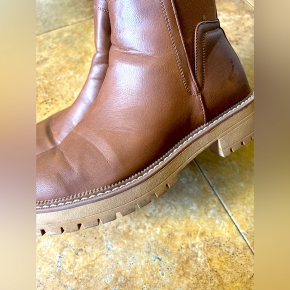 Brown boots - Picture 3 of 8